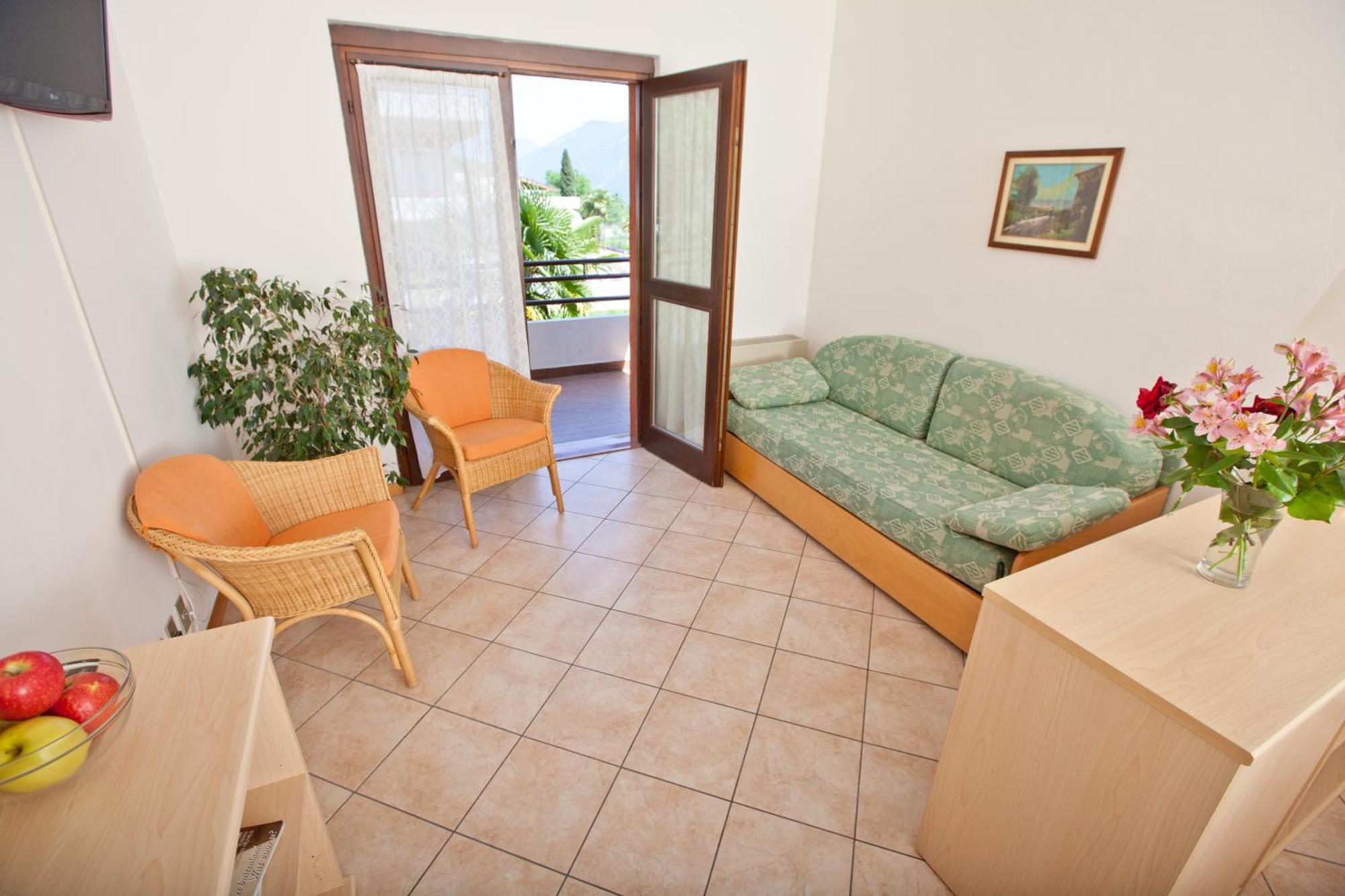 Residence San Luigi Лімоне-суль-Гарда Екстер'єр фото