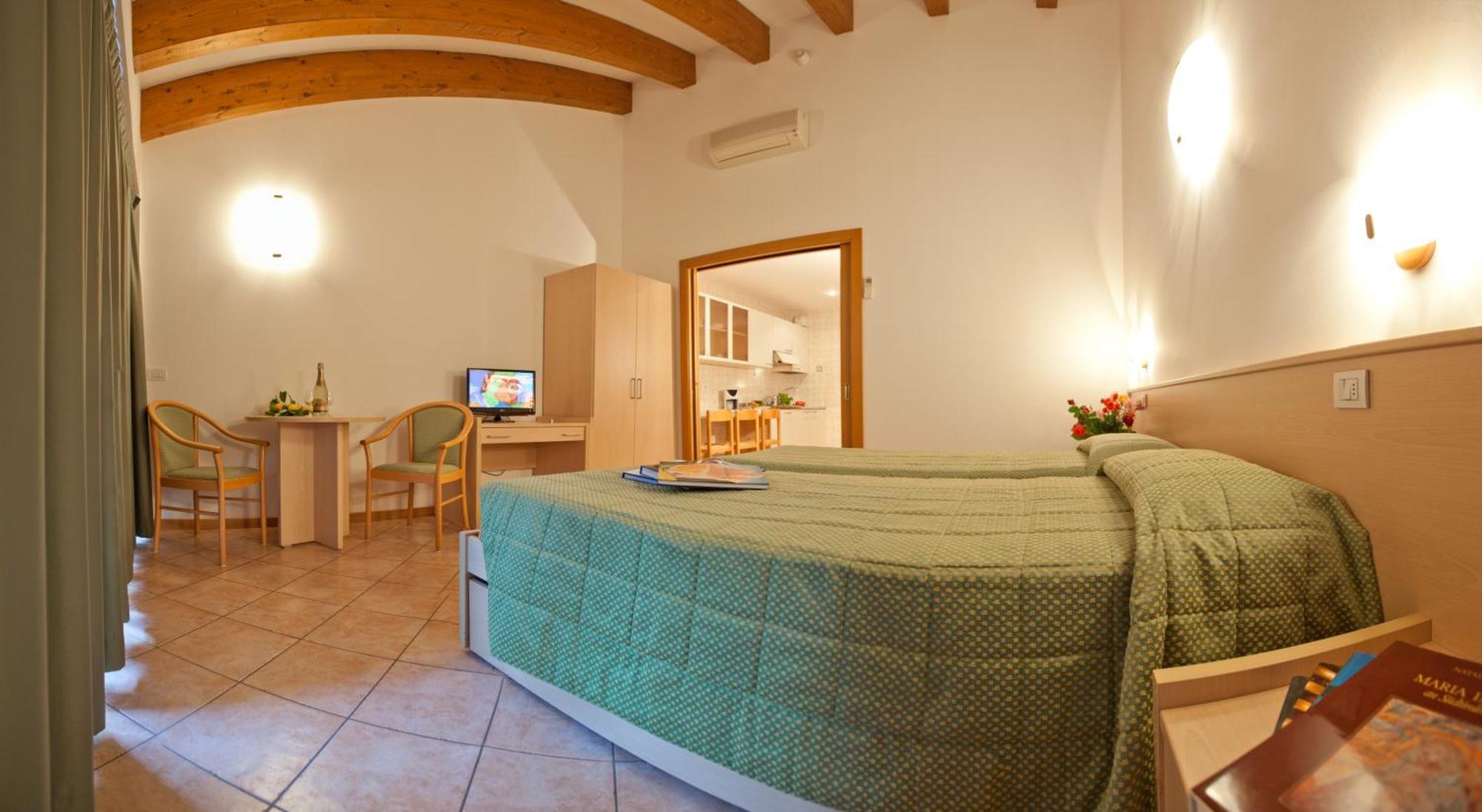 Residence San Luigi Лімоне-суль-Гарда Екстер'єр фото